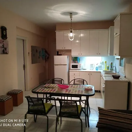 Sunny Family Style Apartment Polychrono